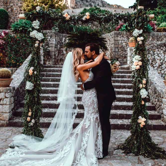 A Perfect Arch With A Lot Of Greenery Used #weddingarchway #floralweddingarch