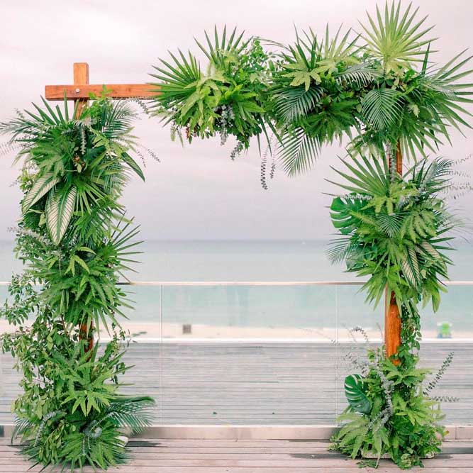 Totally Tropic Wedding Arch #outdoorwedding #tropicwedding