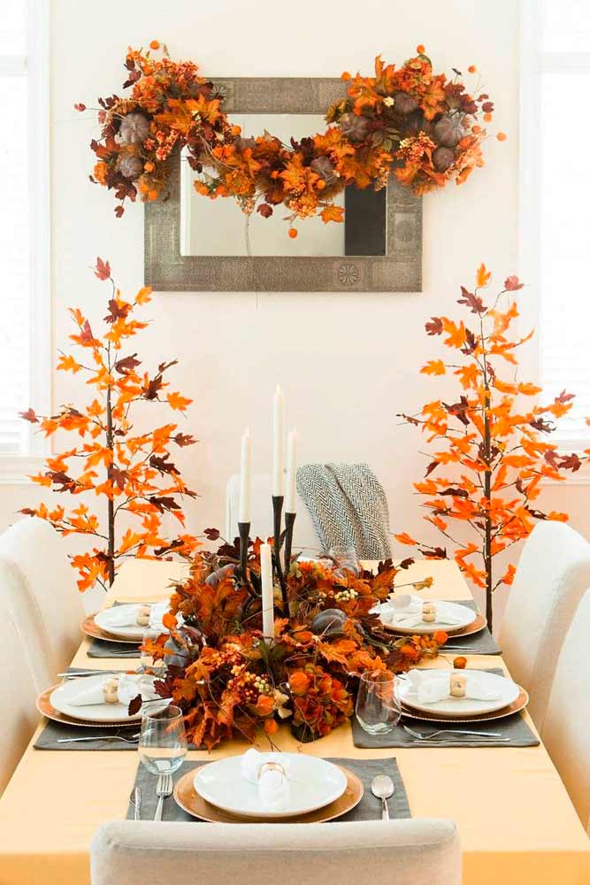 Fall Foliage Décor For A Dining Room #fallfoliage #diningroomdecor