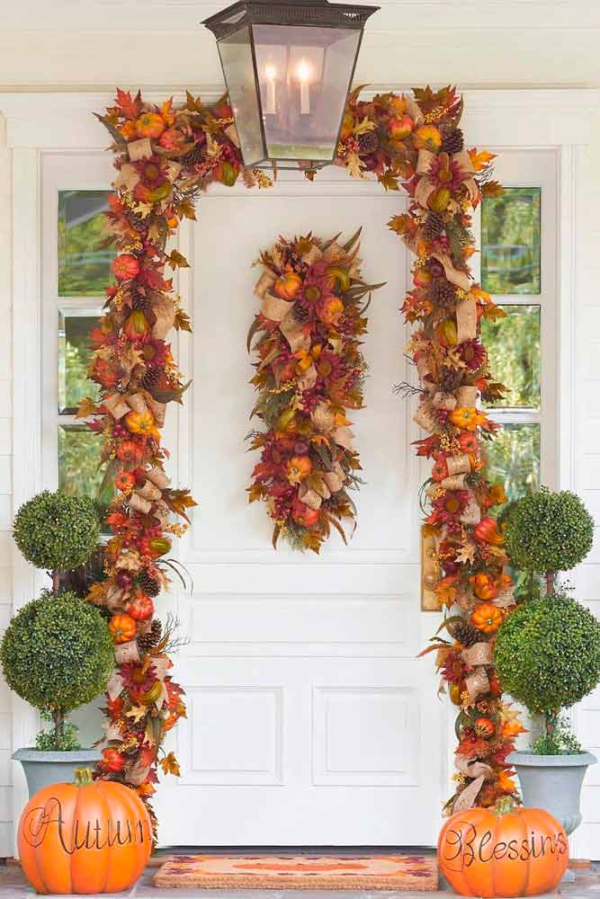 Porch Decoration With Leaves And Pumpkins #outdoordecor #porchdecor