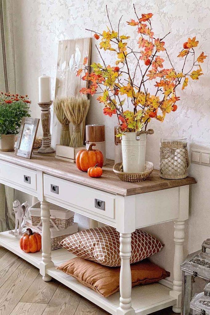 Cozy Decorations With Fall Leaves