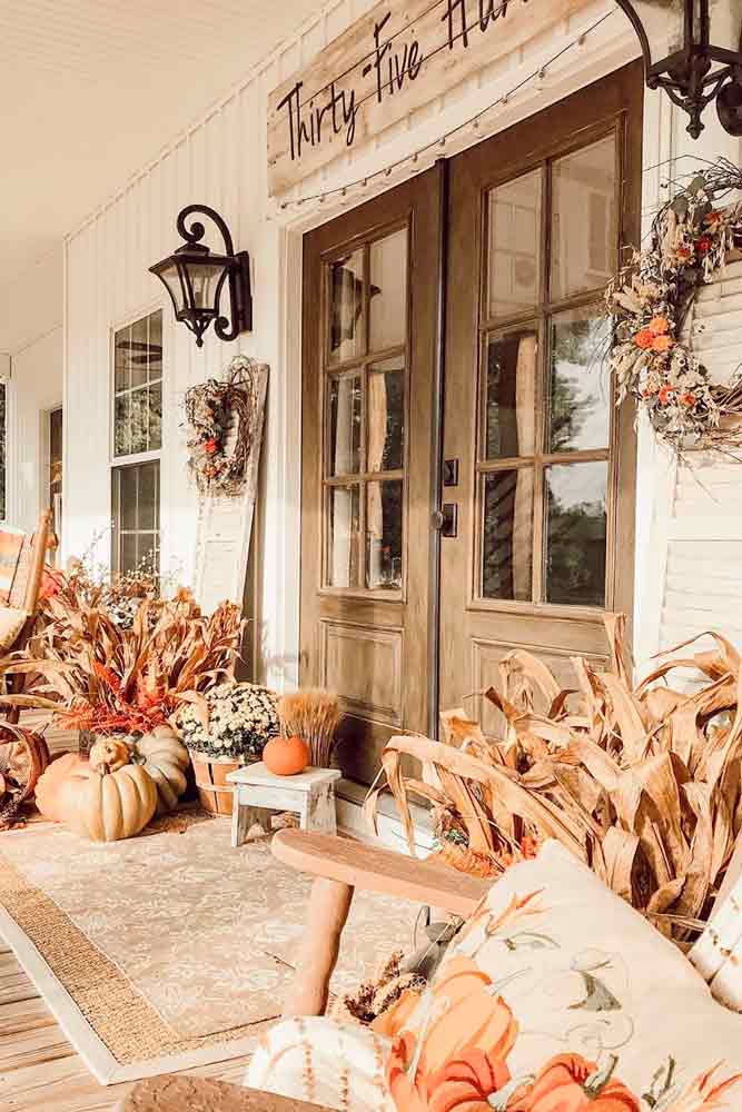 Rustic Fall Porch Décor #rusticdecor