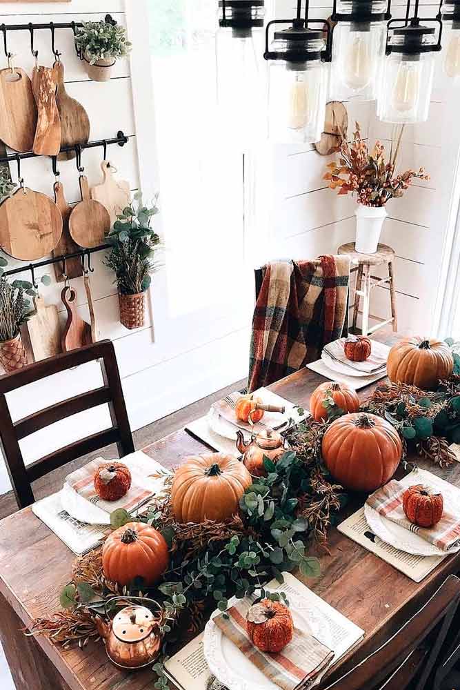 Greenery Seasonal Centerpiece #pumpkinshomedecor #fallcenterpiece