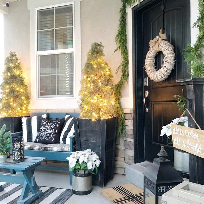 Winter Front Porch Décor With Lights #winter #christmas #lights