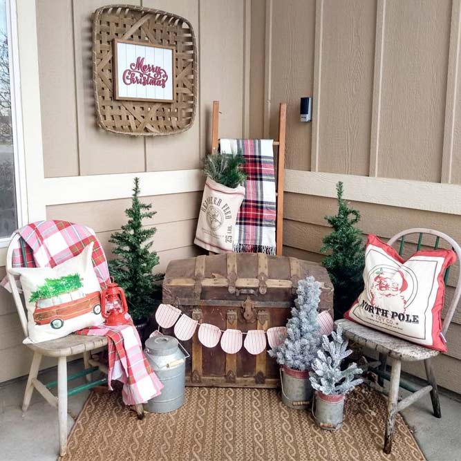 Christmas Fall Porch Decor #rusticdecor #pillows