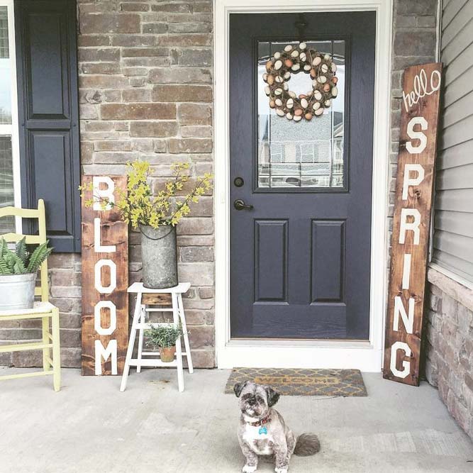 Rustic Front Porch Spring Decor #rustic #spring