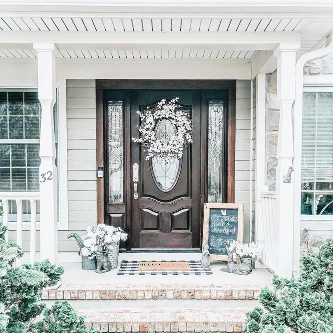 Spring Front Proch Decor Idea #springwreath #rabbits