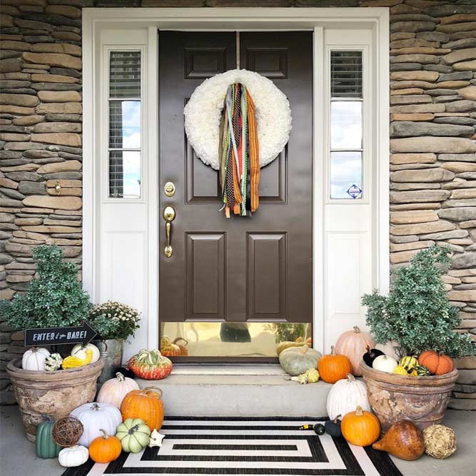 Fall Pront Porch Decor Idea #ribbonwreath