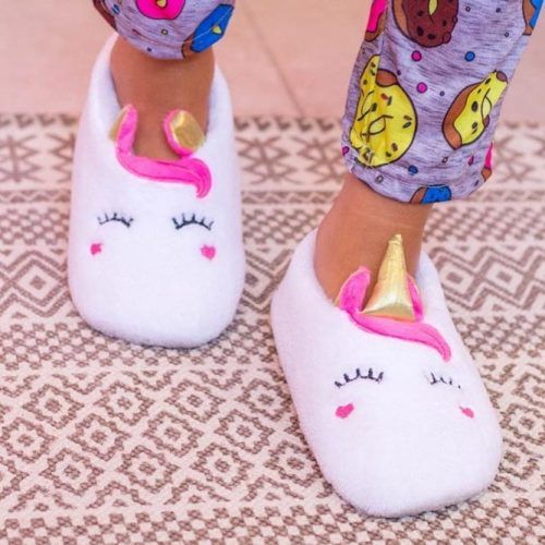 Unicorn Slippers Gift Idea #slippersgift #unicorn