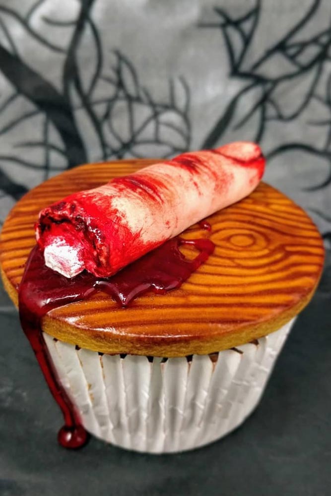 Bloody Finger Halloween Cupcake #fingercupcake