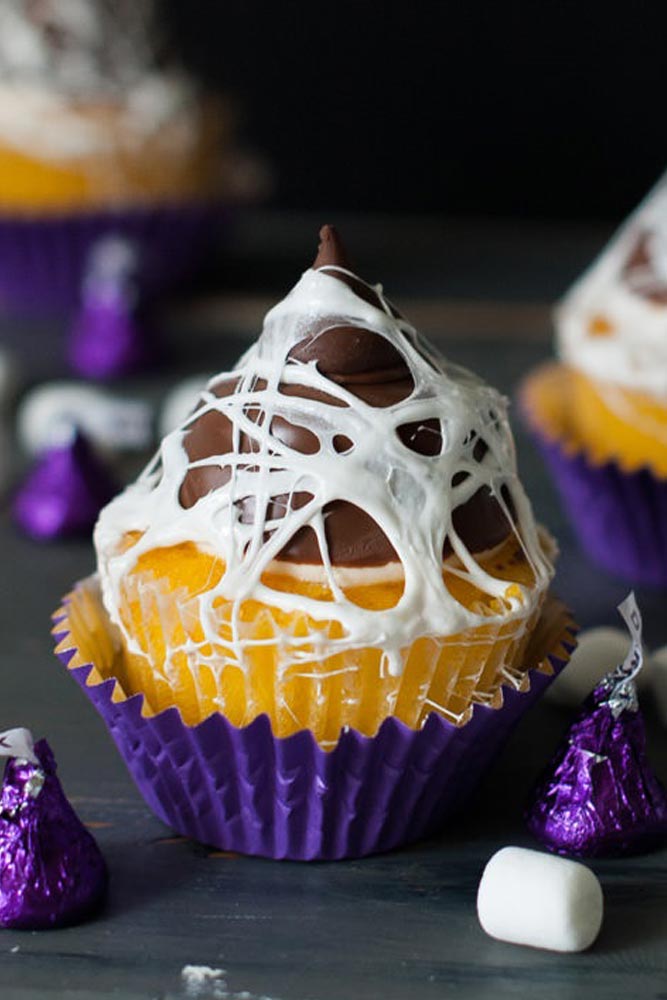 Marshmallow Web Cupcake #marshmallowweb