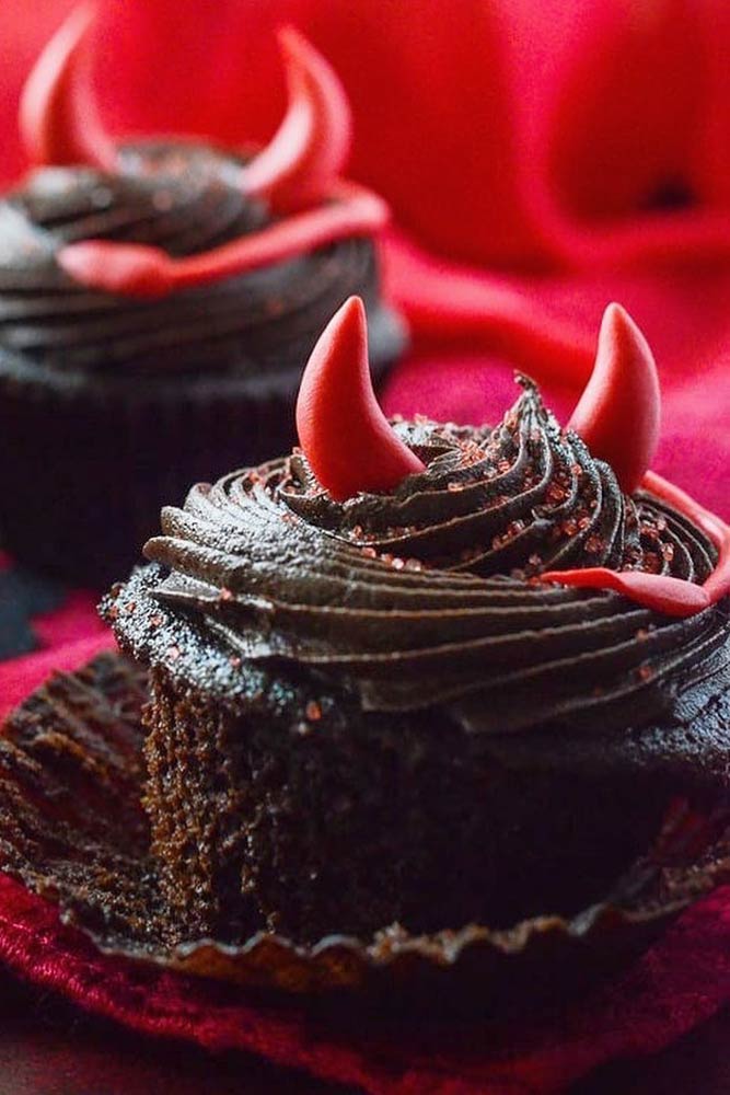 Devil Halloween Cupcake Idea #devilishdessert