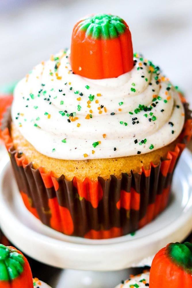Pumpkin Spice Cream Cupcake #pumpkincupcake