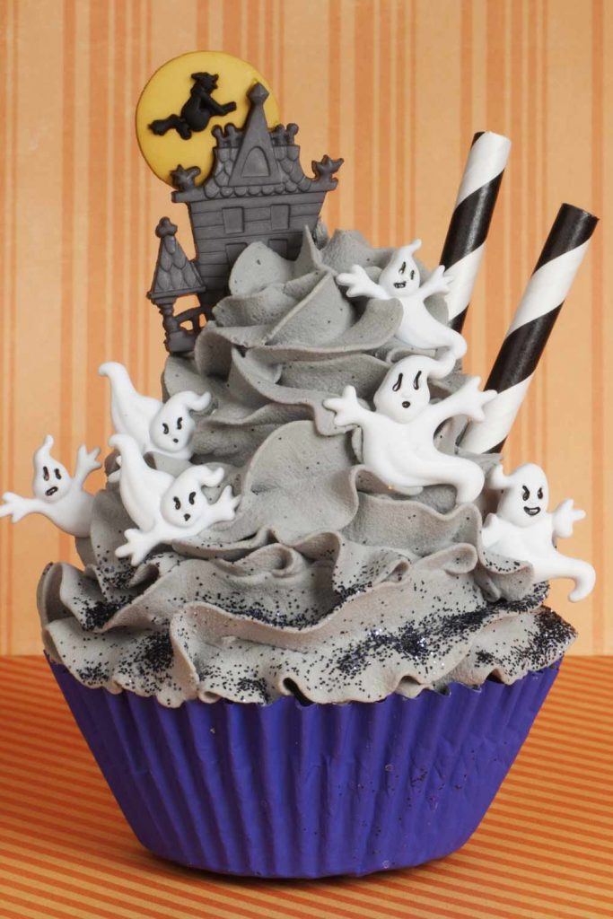 Small Ghosts for Cupcakes