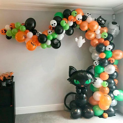 Balloon Garland #balloongarland #party #halloween