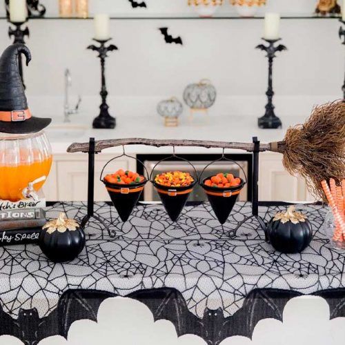 Witches Party Table Decor #party #halloween