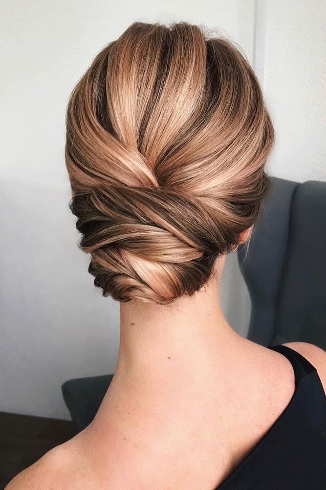 23 Creative Bun Hairstyles To Go Well With Your Mood