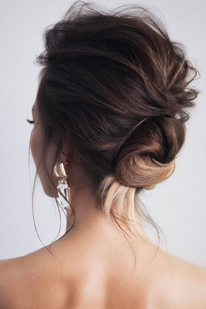 4 Ways to Make a Top Knot Bun - wikiHow