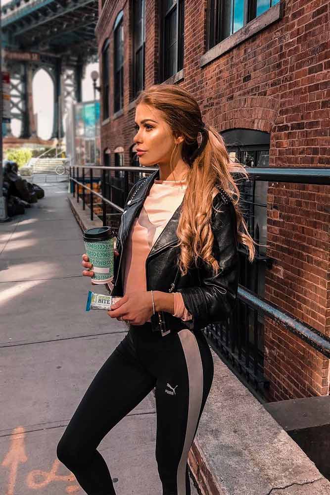 A Sporty Look With Leggings And A Leather Jacket #sportylook #sportystyle