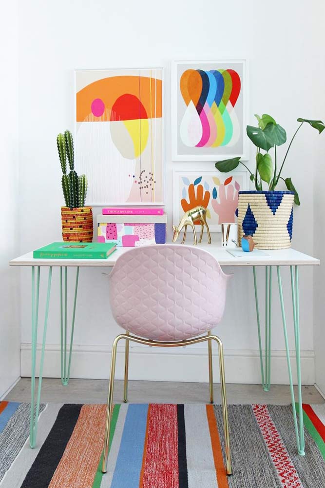 Colorful Study Room Decor In Boho Style #plants #pinkchair