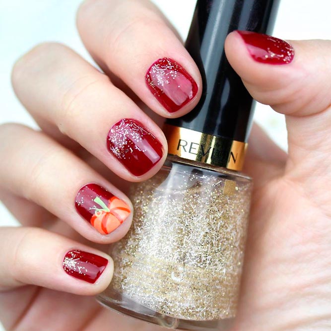 Pumpkin Nail Art In Glitter Ombre Nails #glitternails #fallnails