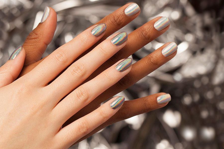 Irresistible Holographic Nail Polish Ideas From The Leading Trends