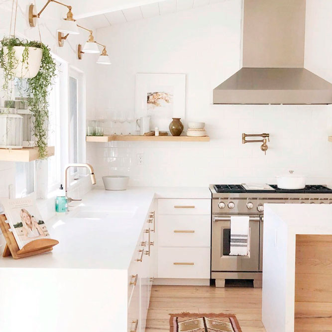 Contemporary White Kitchen With Gold Accents #homedecor #stylishhome #contemporarykitchen