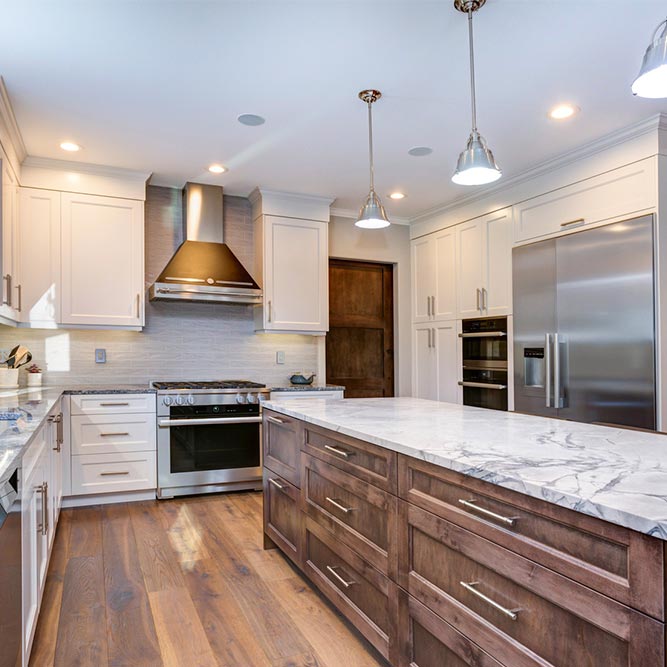 White Cabinets With Classic Wood Ones Beneath #homedecor #stylishhome #modernkitchen