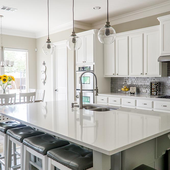 White And Neutral Combination For A More Fashionable Style #homedecor #stylishhome #classickitchen