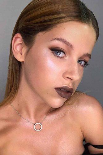 Brown Lipstick With With Smudge Eyeliner Makeup #smudgeeyeliner