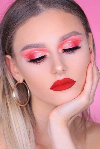 Red Lips With Pink And Orange Glitter Shadow Makeup Idea #glittershadow