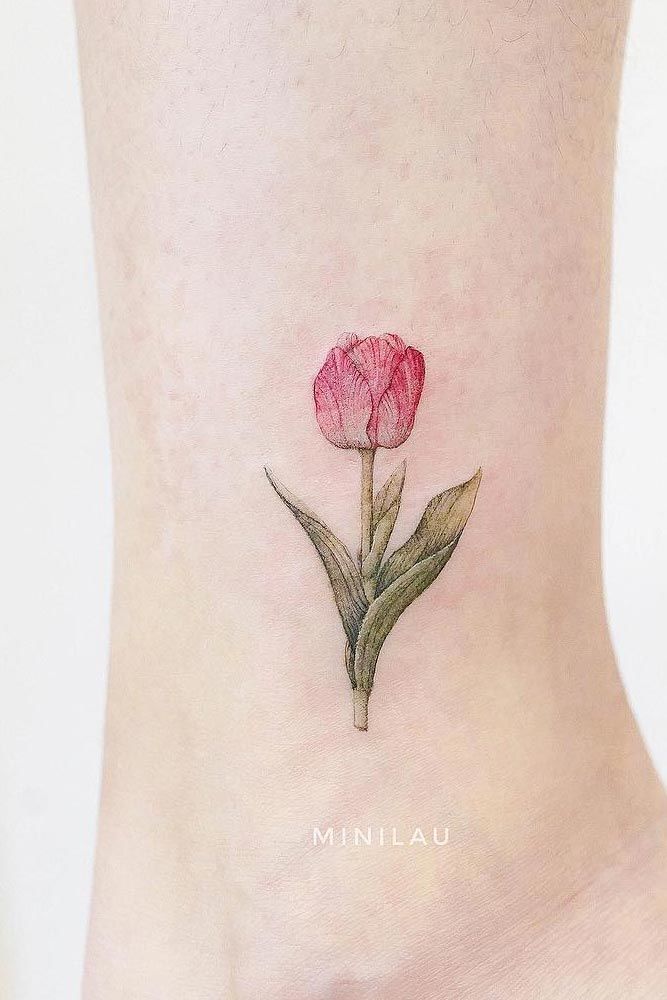 Tatuagem de flor de tulipa #tuliptattoo