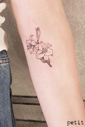 Simple Lily Flowers Tattoo Design #lilyflowertattoo