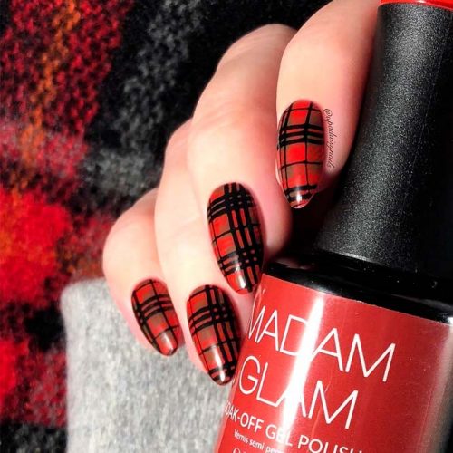 Gingham Or Plaid: What Is The Difference? #almondnails #rednails #plaidnails