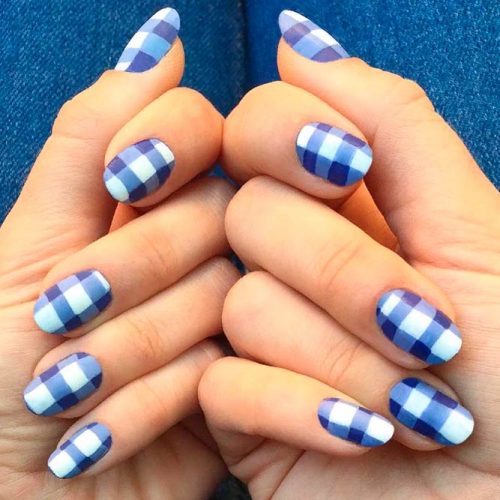 Classy Looking Aqua Blue And White Color Combinations #bluenails #roundednails