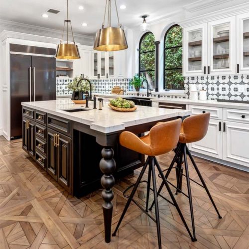 Classic Fully Functional Kitchen Island #woodenkitchenisland #chairs