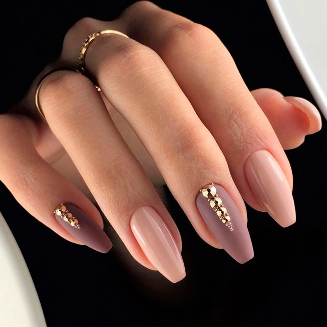 Charming Mauve Nails With Tiny Rhinestones #rhinestonesnails #nudenails