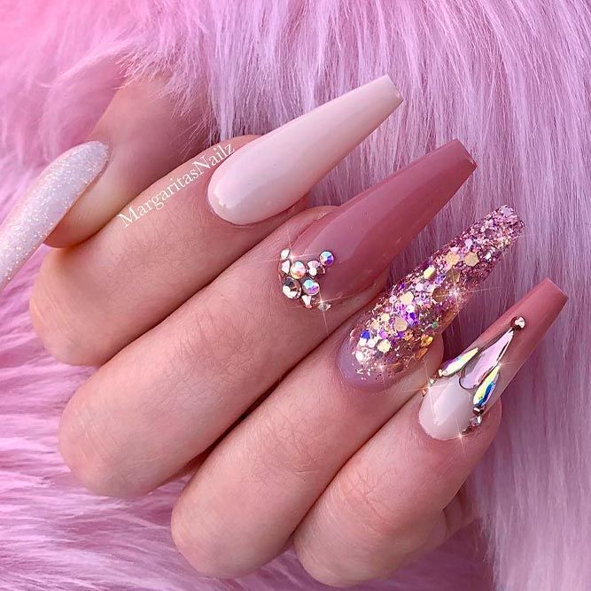 Luxury Long Mauve Nails With Sparkly Accents #longnails #rhinestonesnails