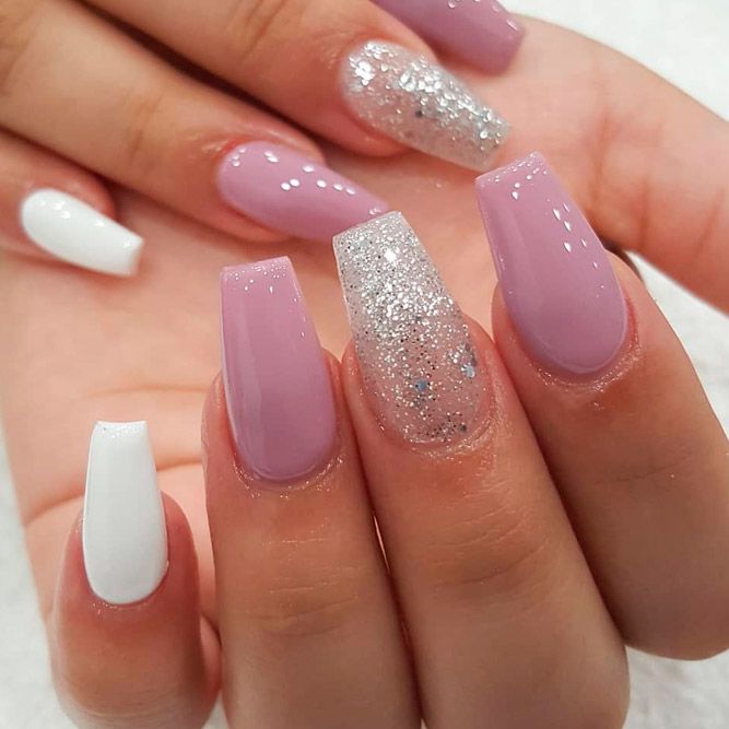 Accented Mauve Nails #accentednails #gliternails