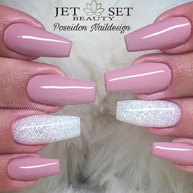 Light Mauve And White Glitter Nail Design #glitternails