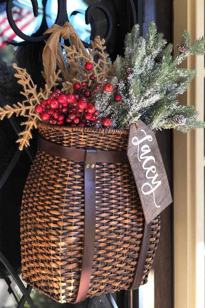 Christmas Basket Door Decor #door decor #basket #berries