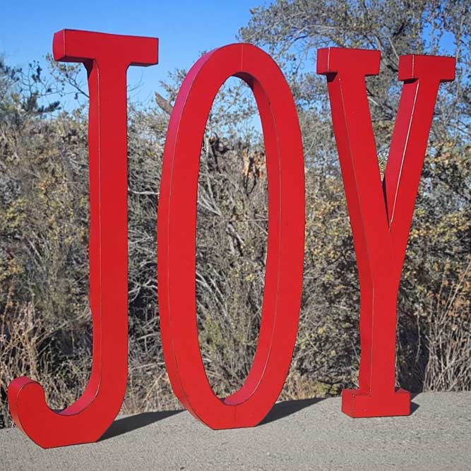 Lettering Outdoor Decorations #redlettering #redlettering