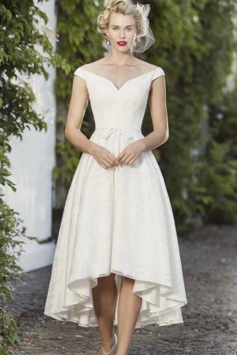 32 Fabulous And Unique Vintage Wedding Dresses To Fit Any Taste
