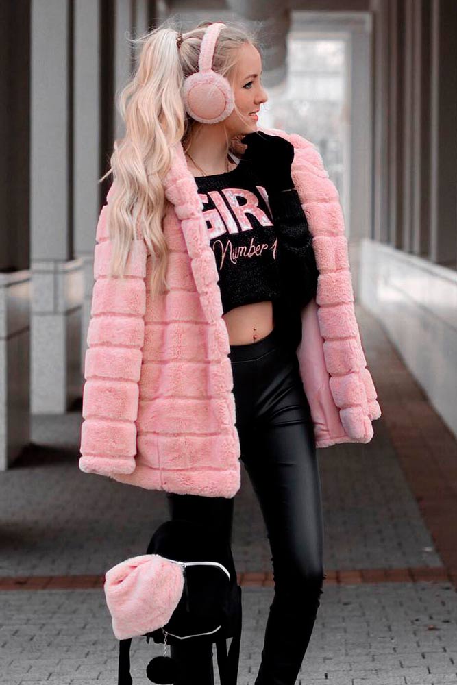 Pink Faux Fur Coat Combined With Black Outfits #pinkfurcoat #pinkfauxfur 