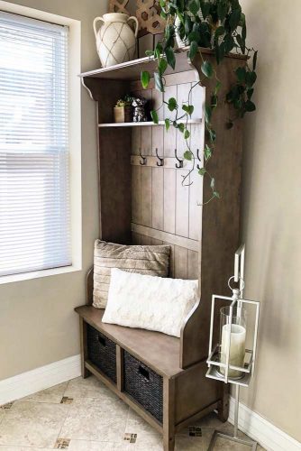 Rustic Small Mudroom Idea #rustic #wood