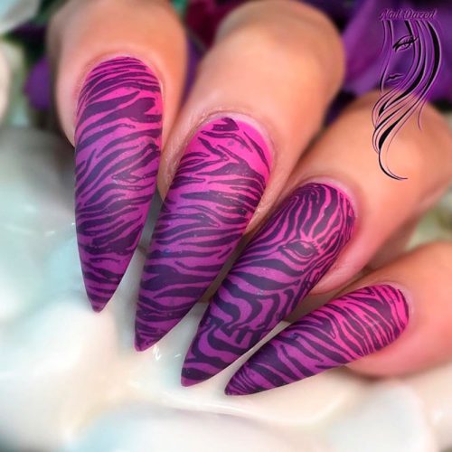 Gradient Zebra Stripes Mani #mattenails #ombrenails #stampingnails