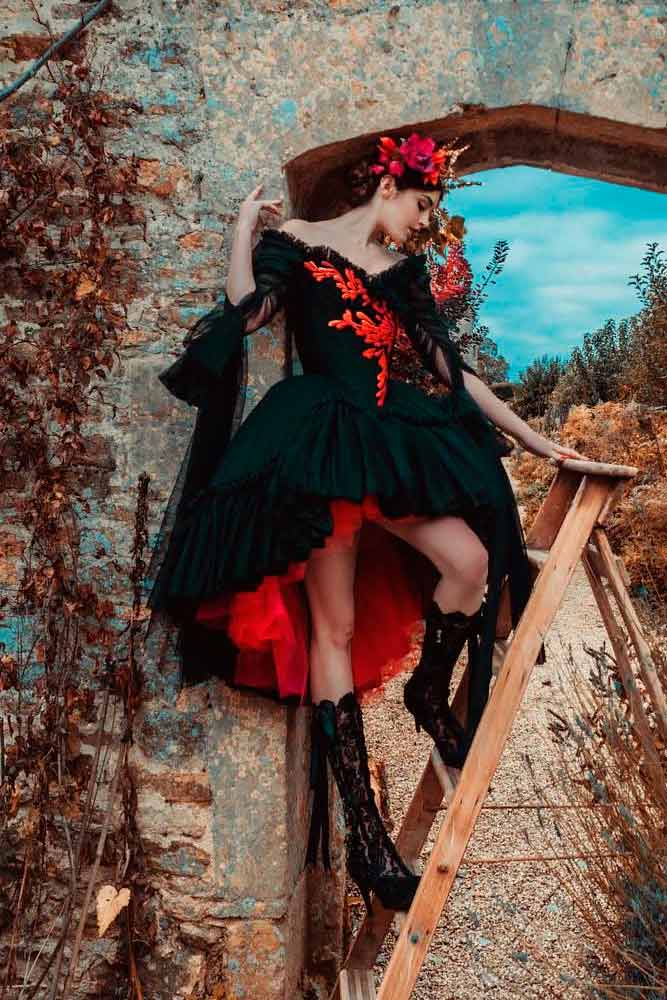 Dramatic Short Black And Red Wedding Dress #shortweddingdress #gothicweddingdress