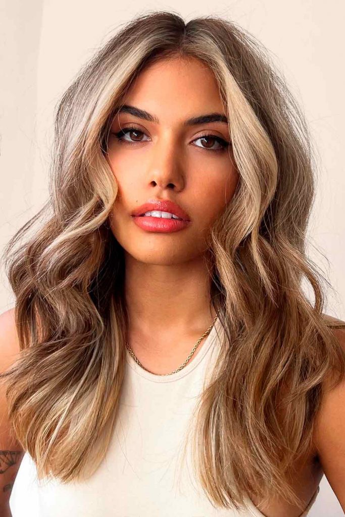 Ash Blonde Hair With Layered Ends