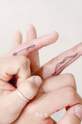 Matching Finger Arrow And Bow Tattoos #matchingtattoos #arrowtattoo