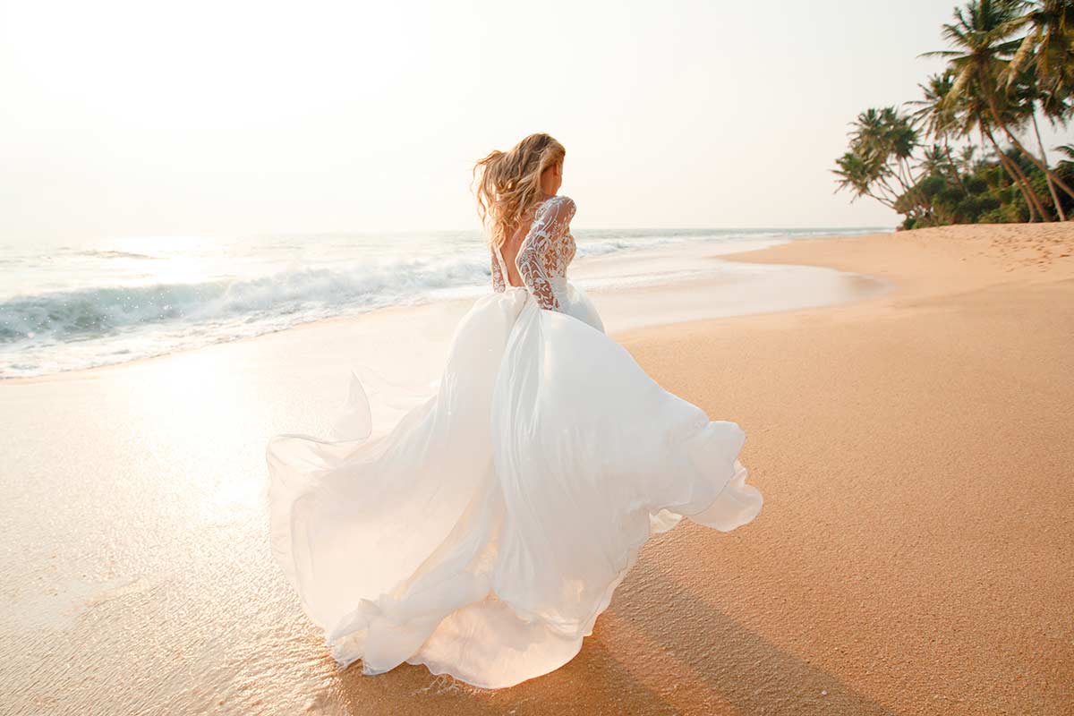 Elegant Beach Wedding Dresses For The Unforgettable Big Day